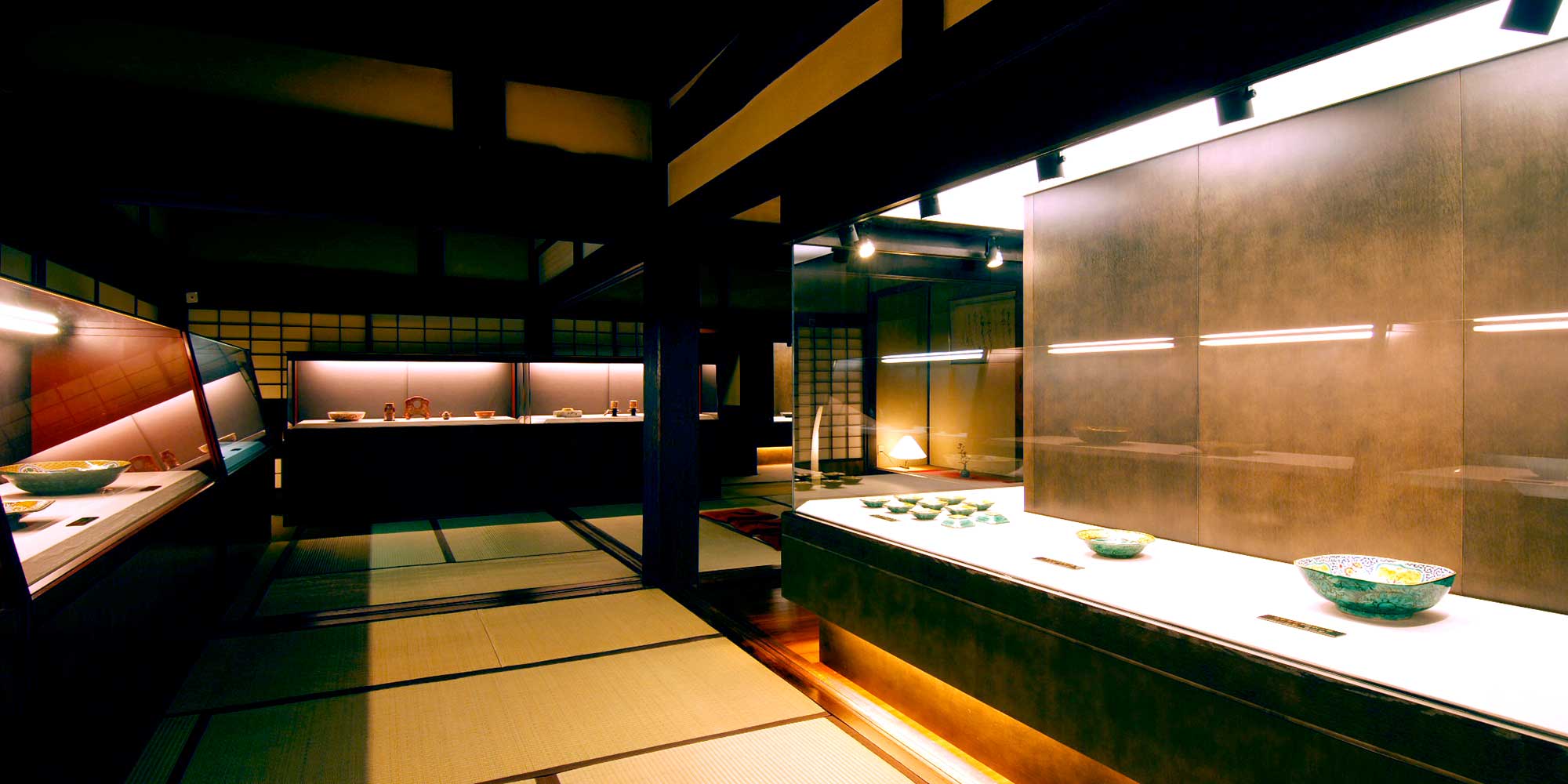 伝統美術の館：古九谷、吉田屋窯の世界